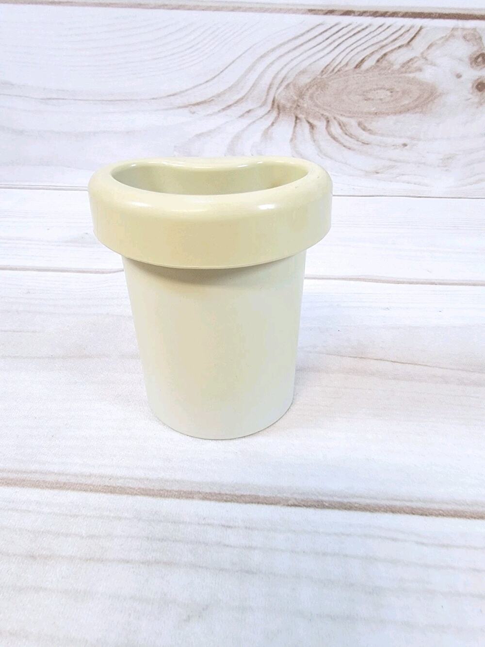 The Juiceman 421 Juice Extractor Replacement Part - Food Plunger/Pusher Yellowed